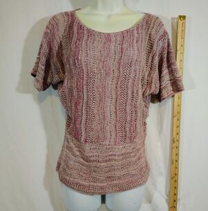 Elegant Women's Knit Sweater in Pink Medium